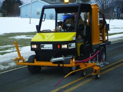 With a striping speed of 10 mph and over-the-road speed of 25 mph, the Kelly-Creswell WV-50C-AL has plenty of productivity capacity for striping roadways.