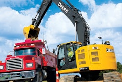 John Deere employs an engine, hydraulic management system that controls the excavator's functions and operations. It keeps equipment operating at optimum performance regardless of the application.