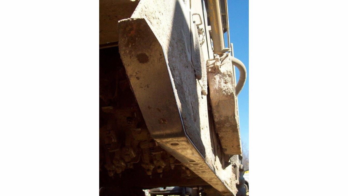 Winter_company_caterpillar_runners