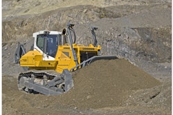 The new PR 746 and PR 756 crawler tractors feature an Eco mode system that automatically selects the appropriate setting to obtain maximum economy in light and less demanding applications without losing performance.