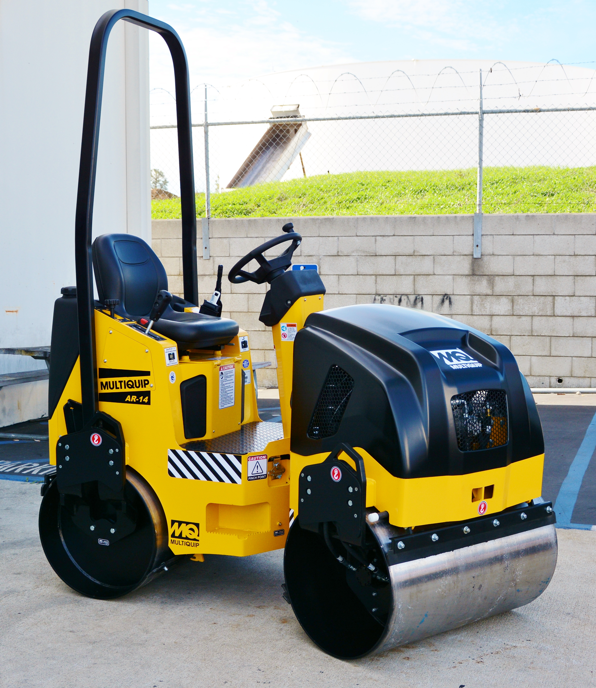 Multiquip AR14H Tandem Roller 54b69c055d699