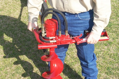 While fully engaged, a gap should appear between the throttle lever and the handle mount on each side. Adjust the lever by bending it, if the lever touches the handle to achieve full engine power.