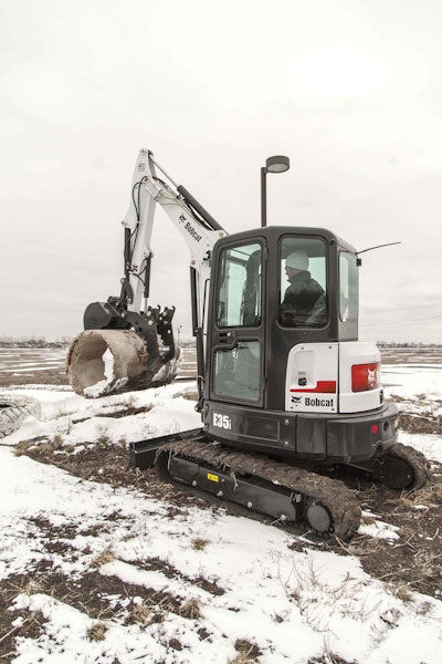BobcatE35i Moving Culvert with Pro Clamp System 209513 128921 hr 567867edb0c4c