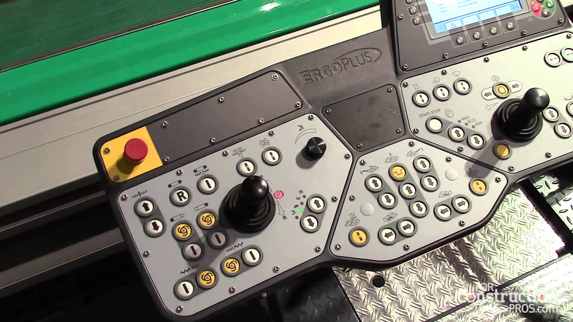 [VIDEO] How ErgoPlus Operating Control System Works on Vogele Asphalt Pavers
