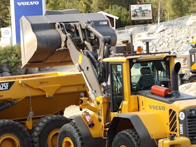 Attendees at the Xploration Forum witnessed an autonomous L120 wheel loader and A25F articulated hauler carry out a loading and transport operation.
