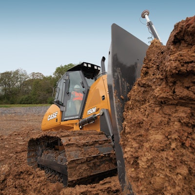 With a load management system, the machine will always attempt to optimize the balance between torque and speed to maximize productivity. As the dozer builds a load in front of the blade, the load management system reduces the track speed to provide more torque to the ground.