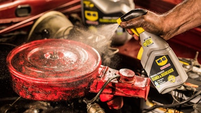 Wd 40 Specialist Cleaner & Degreaser Action Shot 3