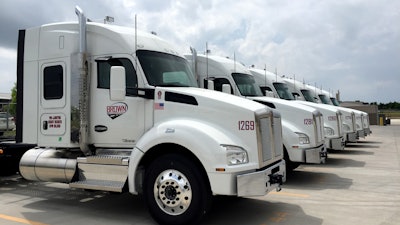 The T880s average around 100,000 miles annually. With up to 1.5 mpg improved fuel economy, each truck is saving Brown Transportation close to $10,000 in fuel per year.