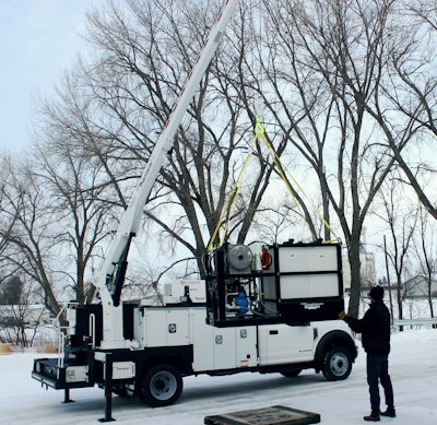 Maintainer Jj133 Lube Skid Loading Pic 2