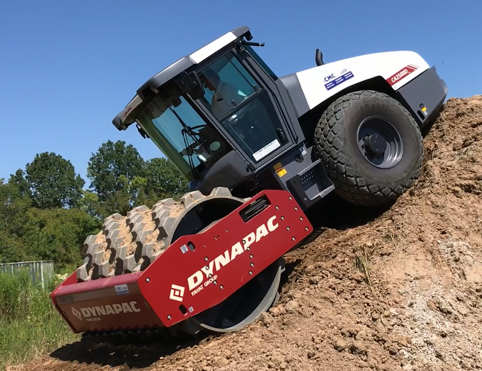 Ca2500 Front Slope Worksite