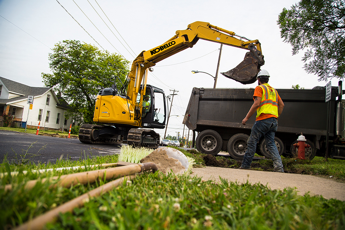 Kobelco Sk140 Srlc 7 Working