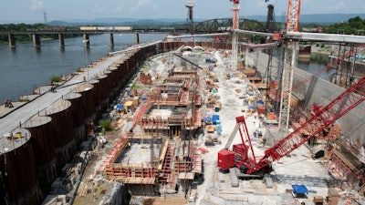 U.S. Army Corps of Engineers and Shimmick construction crews construct monoliths for a new navigation lock as part of the Chickamauga Lock Replacement Project.