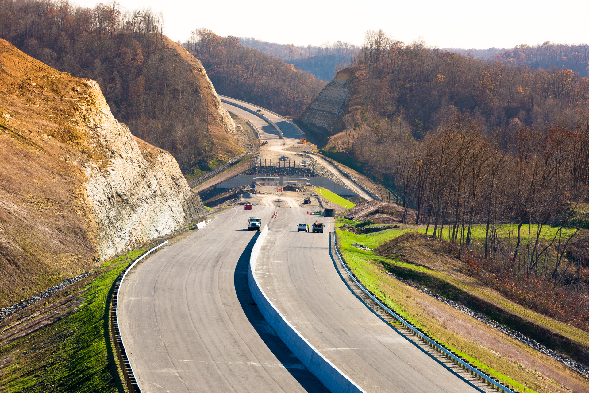 The Ohio Department of Transportation's (ODOT) massive Southern Ohio Veterans Memorial Highway (State Route 823) project was finished in less than four years &mdash;three years and eight months to be exact - with the help of a P3 financing model