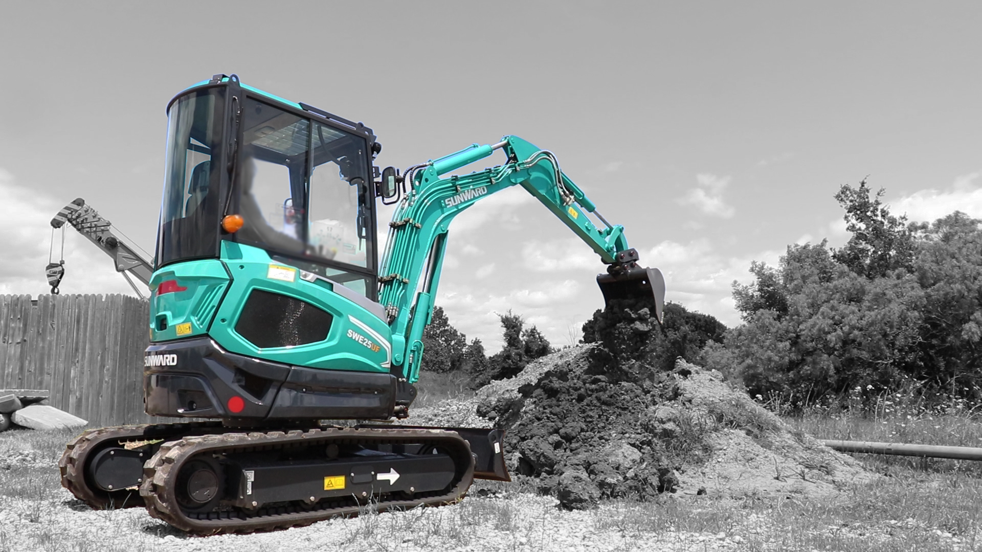 Sunward Swe25 Uf Digging From Back