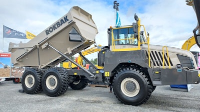 Rokbak Articulated Haulers Make First Public Appearance 01