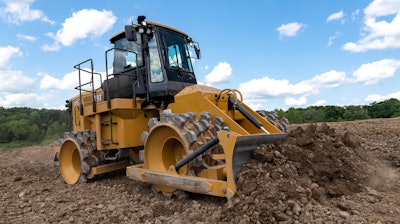 Cat 815 Soil Compactor 1