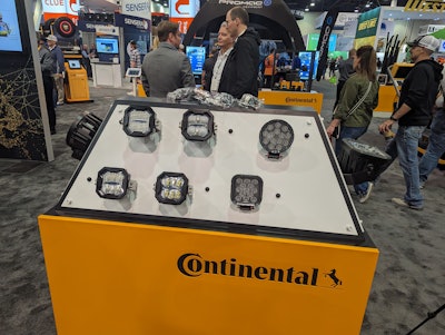 Pxl 20230314 185256760