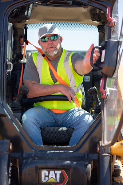 Caterpillar CTLs feature enclosed cab designs, each of which is one complete unit. As a result, every cab is sealed as a unit, ensuring it won't rely on sealing by compressing gaskets or foam.