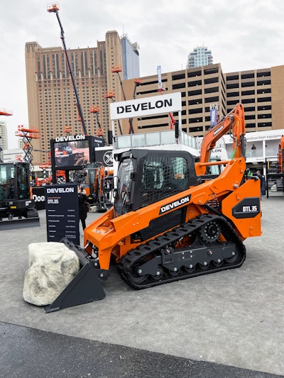 DEVELON North America's DTL35's operators can change its lift arm and attachment capabilities, according to their ideal patterns.