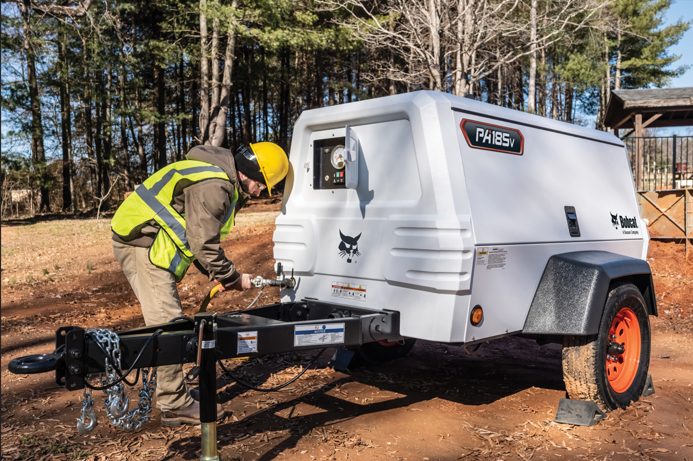 Air compressors ranging from 185 to 1600 CFM, mobile generators ranging from 25 to 570 kVA, and light towers with a runtime of up to 105 hours.