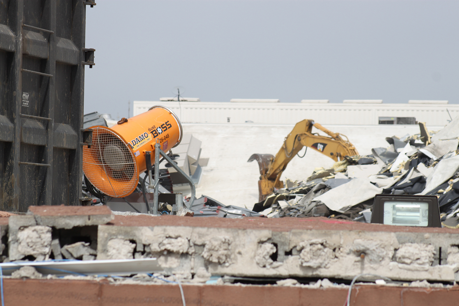 The towable atomized mist unit is able to deliver up to 62,800 sq. ft. of coverage.