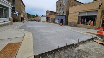 Municipal Streets & Intersections (less than 30,000 square yards), Gold Award – Mineral Point Historic Downtown USA, High Street Reconstruction, City of Mineral Point, Wisconsin