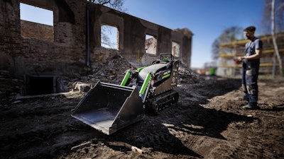 The Mini Z mini-compact track loader from FIRSTGREEN. Brokk announced they would be the U.S. distributor for FIRSTGREEN in January 2025.