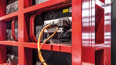 The HECON heated formwork maintains constant temperatures during concrete curing. This is especially important for new, CO2-reduced concrete mixtures to achieve high-quality results.