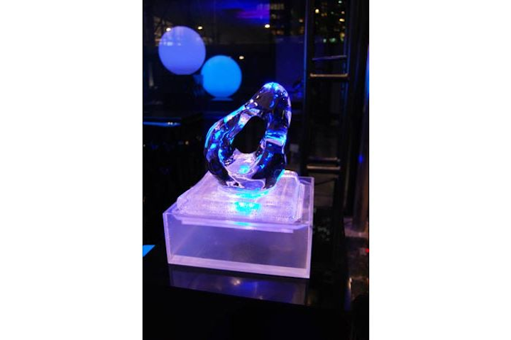 In the cocktail reception space, ovoid ice sculpture centrepieces sat on every cocktail table. The fluid, organic shapes were inspired by the work of all three designers.