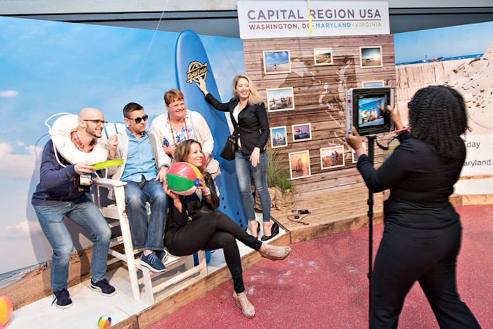 Syzygy Events set up five themed vignettes that incorporated historical backdrops from areas of the Capitol Region—such as the beaches in Maryland and Virginia that are a short drive from Washington—for guest photo opportunities.