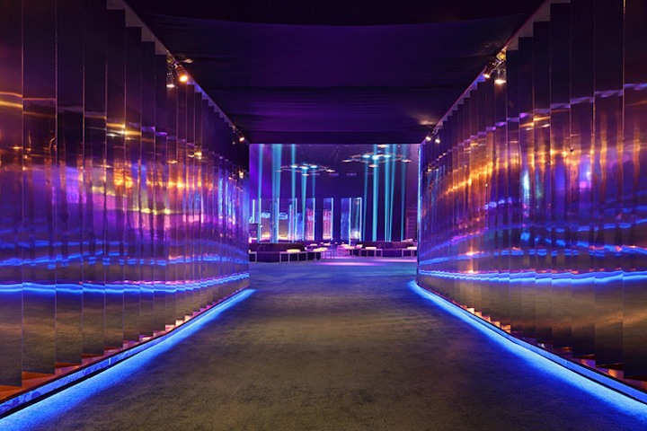 People magazine and the Entertainment Industry Foundation’s 22nd annual SAG Awards after-party took place January 21 at the Shrine Auditorium in Los Angeles. The event, which was produced and designed by Event Eleven, featured a mirrored tunnel entrance designed to emphasize the party’s “reflection” theme.