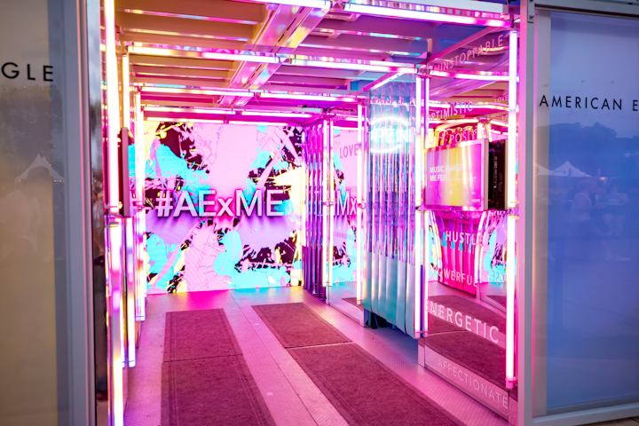 The clothing and accessories brand, a returning festival partner, created a two-story activation to debut a new line of merchandise for attendees that included denim jackets, T-shirts, hats, and more. The mirrored interior of the activation showcased a neon, paint-splatter aesthetic with signage from the brand’s #AExME campaign. Guests were led to color-coded “mood rooms,” which offered interactive photo ops.