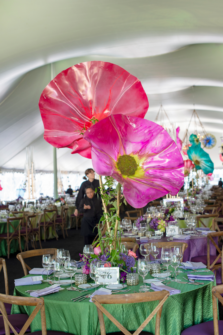 Inspired by the work of glass sculptor Dale Chihuly, Kehoe Designs created oversize flower sculptures for dinner table centerpieces. See more: See a Black-Tie Gala Inspired by Megawatt Performer Jennifer Hudson