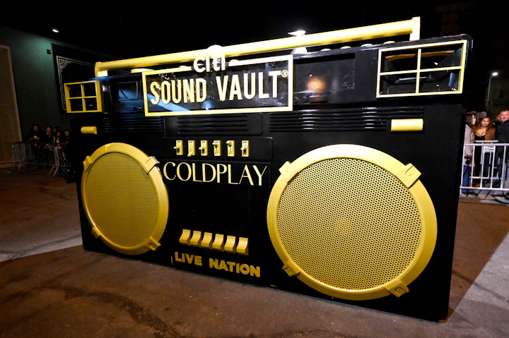 Throughout the week, financial services company Citi hosted concerts for cardmembers at the Hollywood Palladium. Performers included Coldplay, Brittany Howard, Brandi Carlile, the Jonas Brothers, and the Roots. Fabricated oversize speakers with event branding served as a unique photo op for each performance.