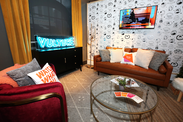 Also on site, a modern après ski-style hospitality suite, which was produced by Fire TV, featured custom wallpaper by artist Deerdana, a curated fan art gallery wall, and custom finishings. Peet’s Coffee also hosted a barista bar.