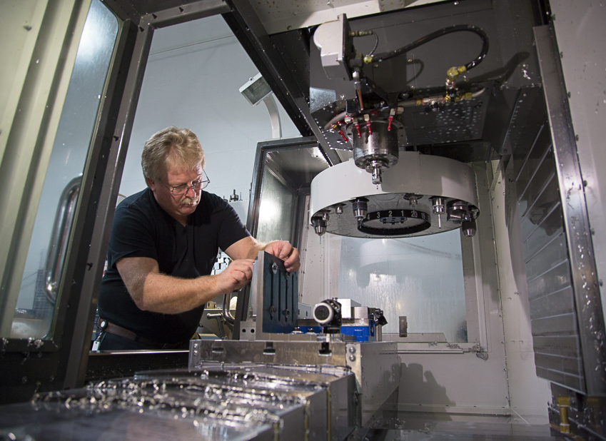 Xometry Facilities2 578e72585f5fb