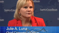 Julie Luna Image 01