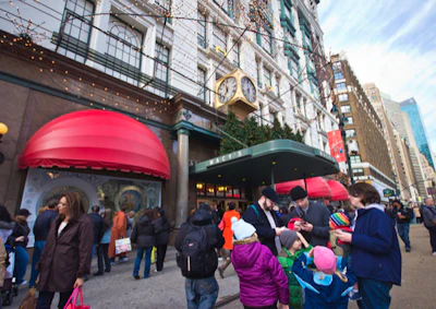 1228 Retailers Feel Shoppers Christmas