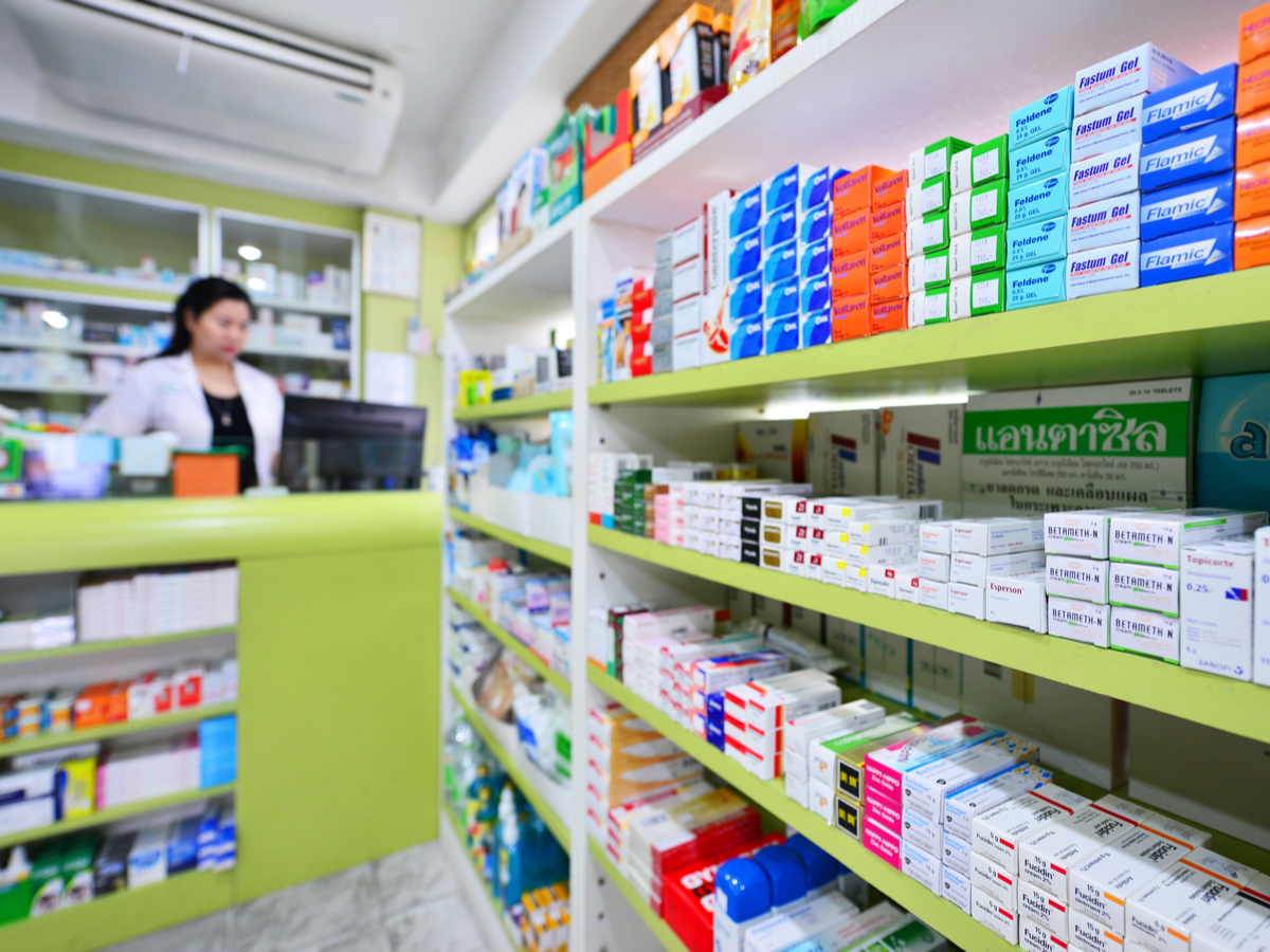 0925 Companies Stockpile Drugs Chocolate