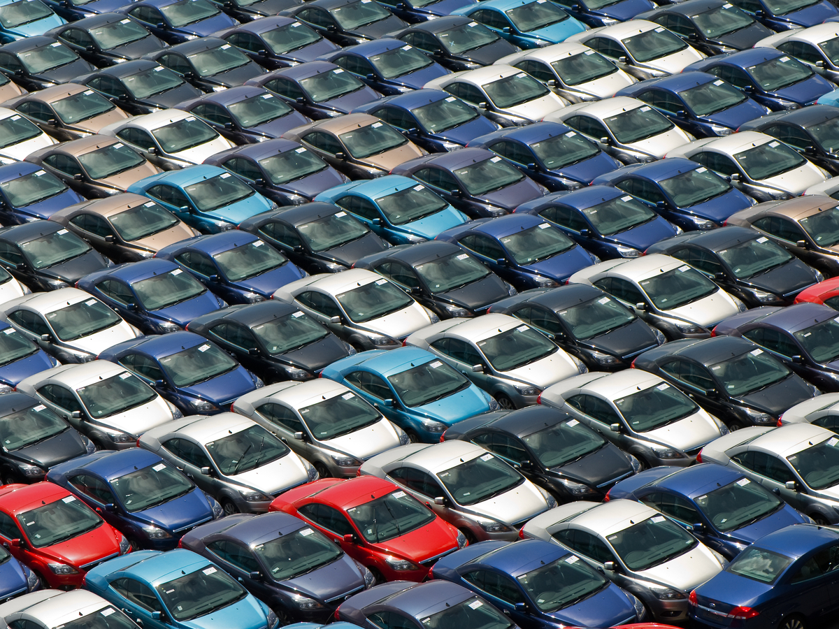 0401 Feuding Auto Industry Unites