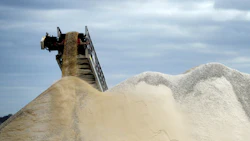 Lithium ore falls from a chute onto a stockpile at Bald Hill Lithium and Tantalum Mine outside of Widgiemooltha, Australia. Photo: Bloomberg.