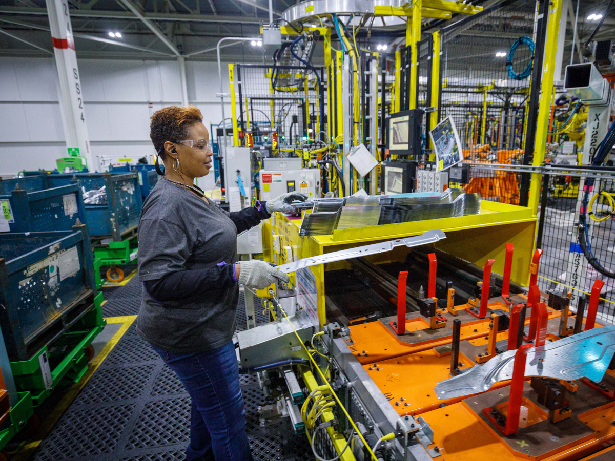 0616 Building Better Supply Chains