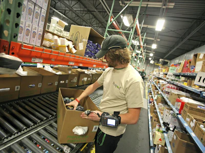 Inside Peapod Inc.'s online supermarket operating facilities. Photo: Bloomberg.
