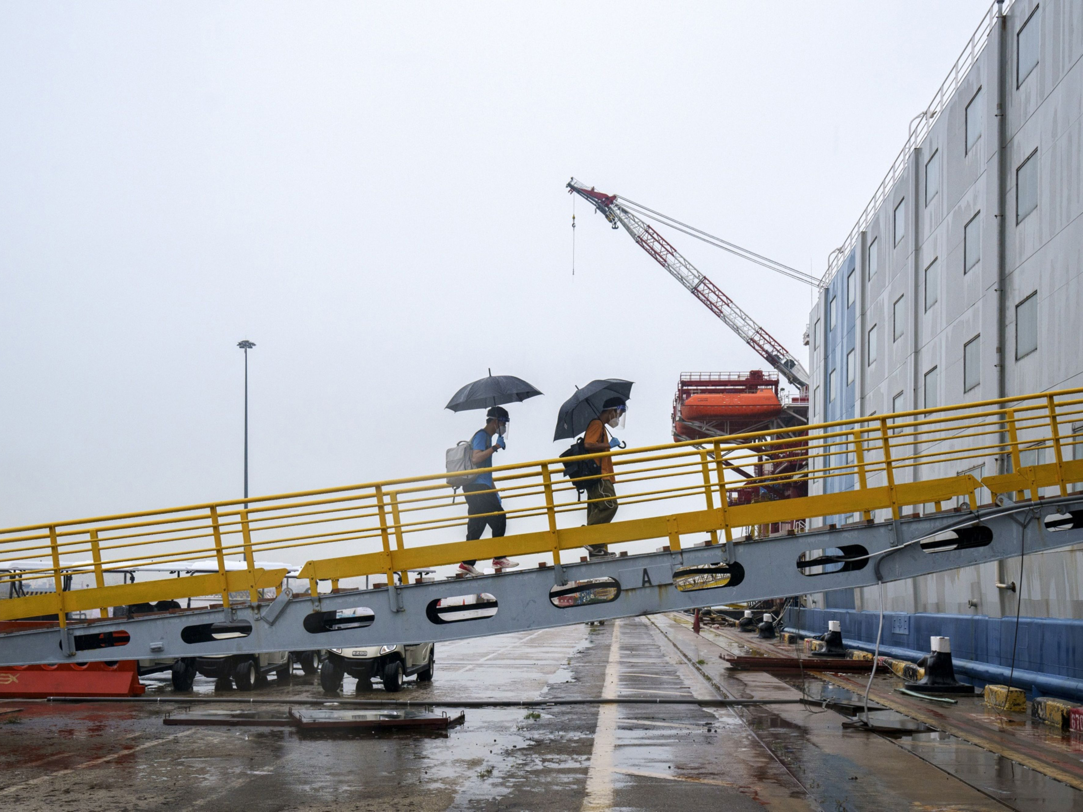 Crew transfer at Tanjong Pagar Terminal in Singapore. Photo: Bloomberg.