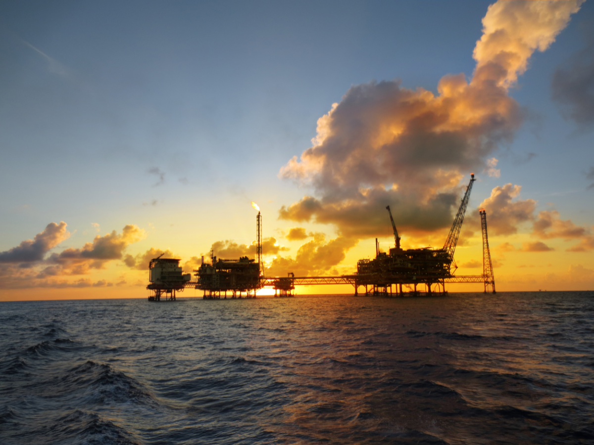 0909 Oil Rigs