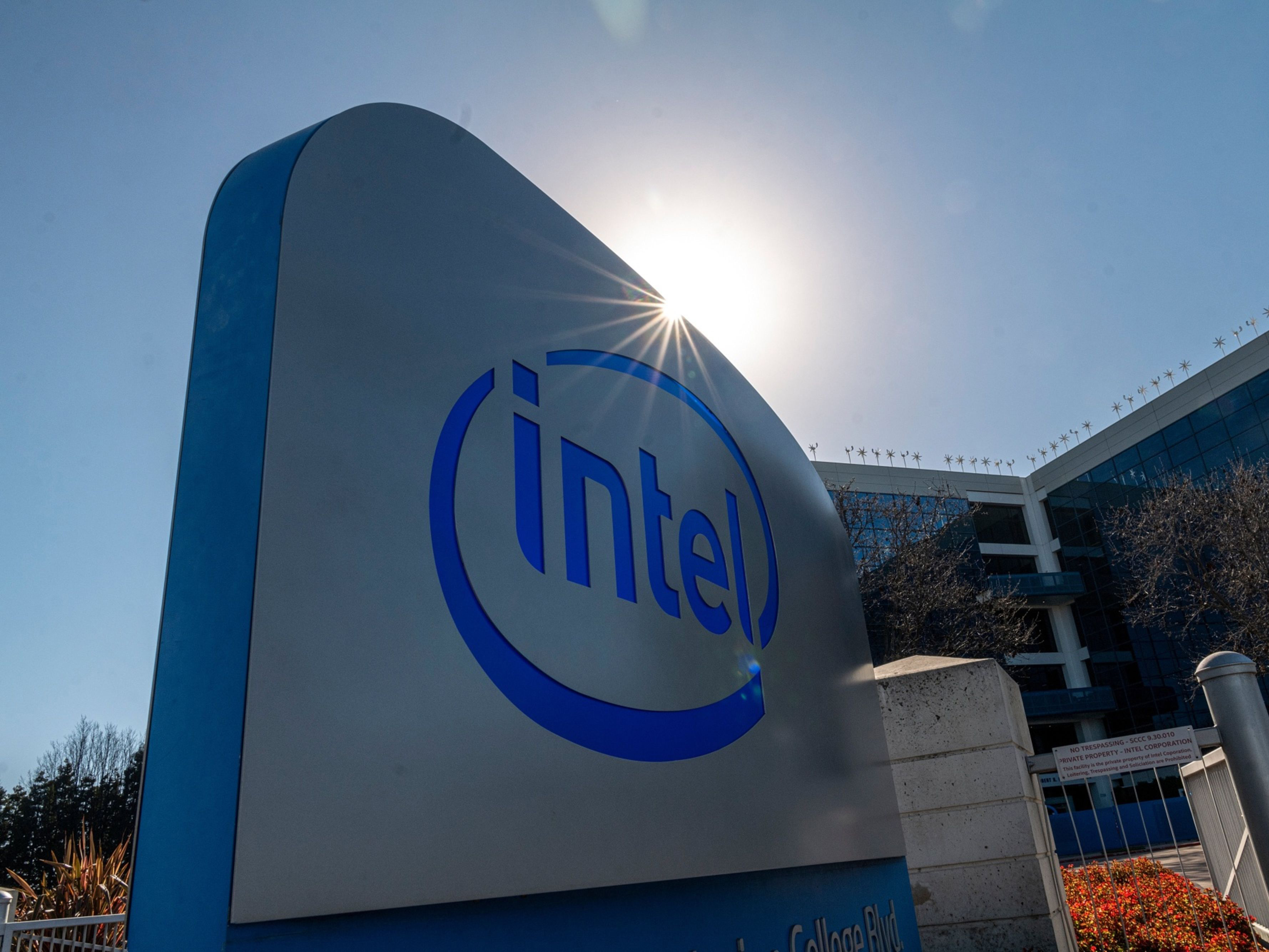 Intel Corp. headquarters in Santa Clara, California. Photo: Bloomberg.