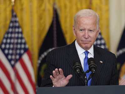 U.S. President Joe Biden delivers remarks on supply chain bottlenecks ahead of the Christmas shopping season. Photo: Bloomberg.