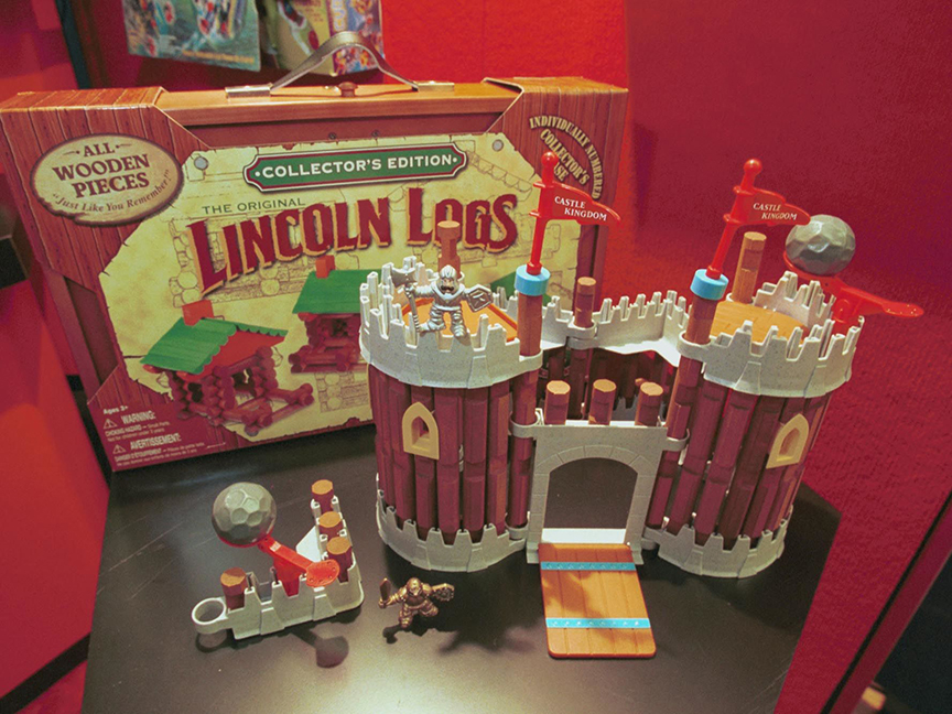 A collector's edition set of Lincoln Logs sits on display. Photo: Bloomberg.