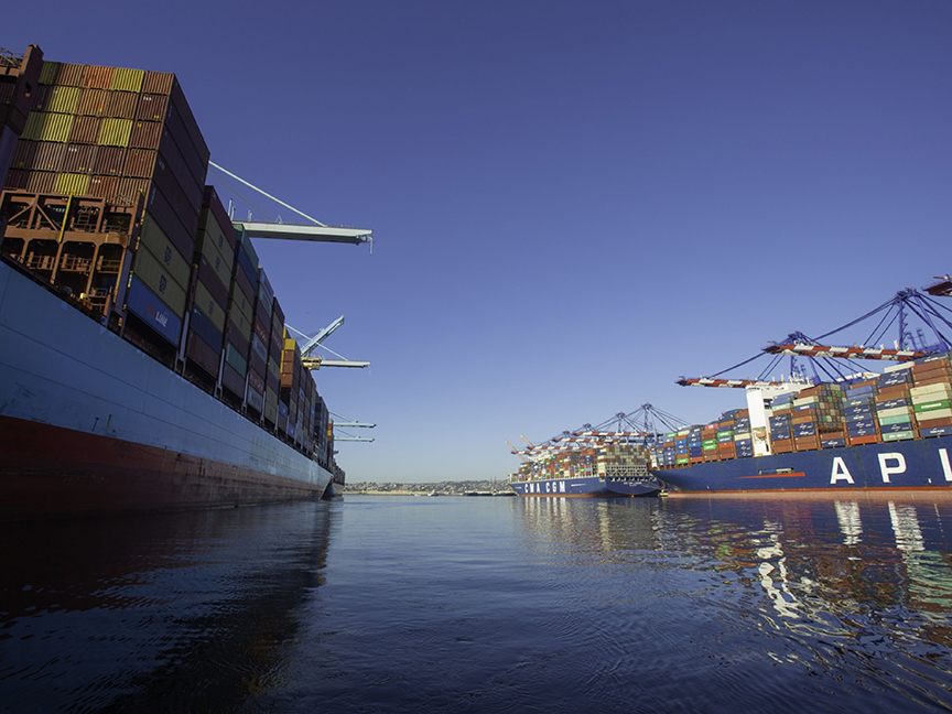 Container ships berthed at the Port of Los Angeles in Los Angeles, California. Photo: Bloomberg.