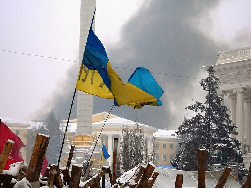 A Ukrainian flag stands near Maidan Nezalezhnosti, or Independence Square, in the center of Kyiv, Ukraine. Photo: Getty.